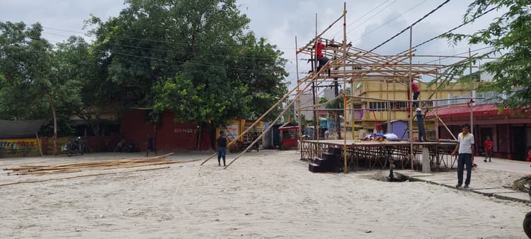 ताजिया जुलूस को लेकर मुहल्ला कमेटी की ओर से एक से बढ़कर एक ताजिया बनाया गया