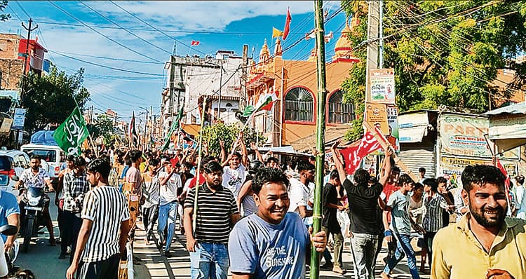 Gopalganj News : ताजिये के साथ निकला जुलूस, पहलाम आज