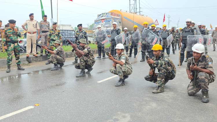 Bokaro News : सौहार्दपूर्ण माहौल में मुहर्रम मनाने को लेकर पुलिस प्रशासन तैयार : एसपी