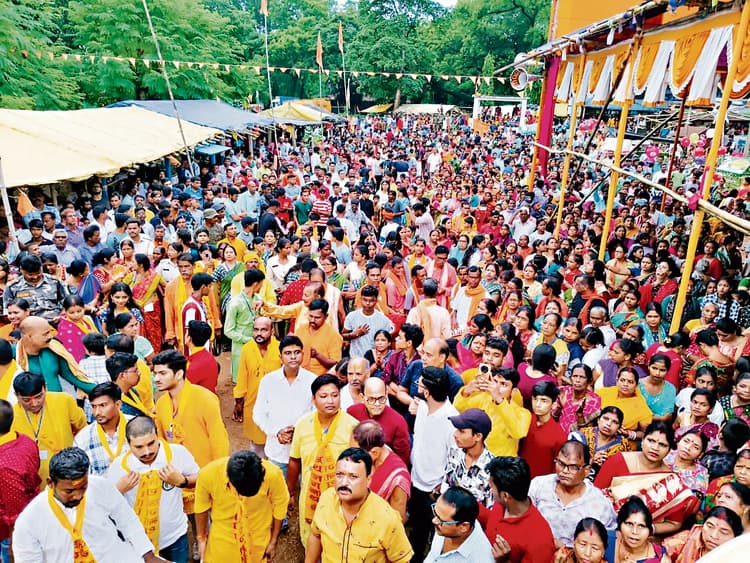 East Singhbhum News : महाप्रभु का रथ खींचकर भक्तों ने आशीर्वाद लिया