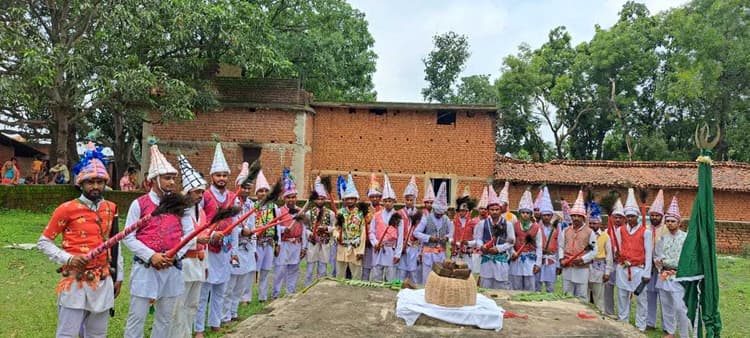 Giridih News :बिरनी में मुहर्रम पर दिखता है सांप्रदायिक सौहार्द