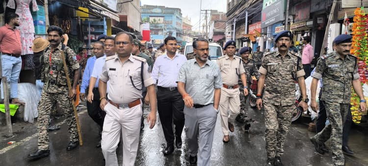Giridih News :मुहर्रम को लेकर प्रशासन सतर्क, निकला फ्लैग मार्च