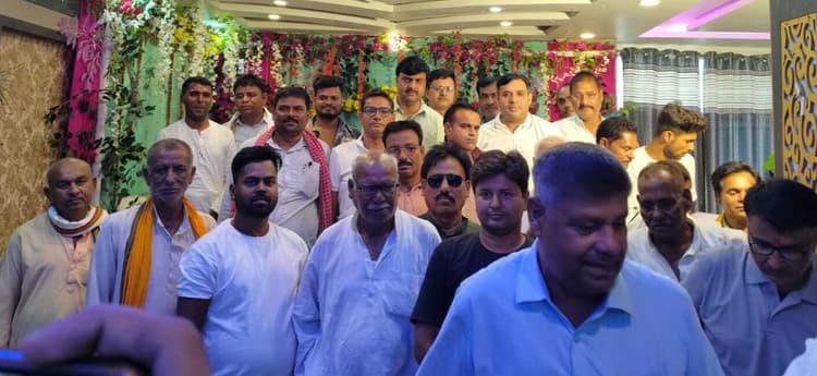 दिघवा दुबौली में जदयू कार्यकर्ताओं की बैठक