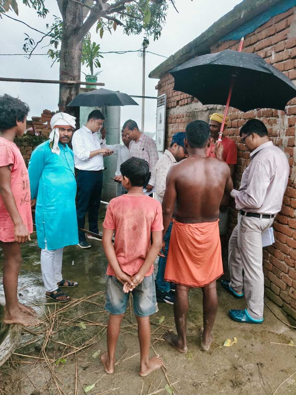 राशि लेकर आवास नहीं बनाने वालों पर करायें सर्टिफिकेट केस : बीडीओ