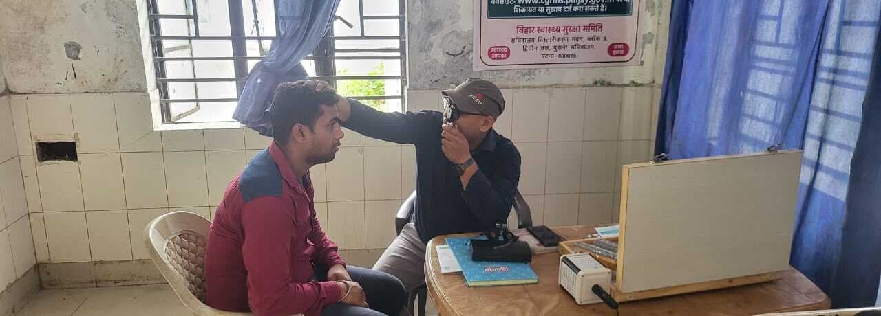 निशुल्क नेत्र जांच एवं चश्मा वितरण शिविर का शुभारंभ