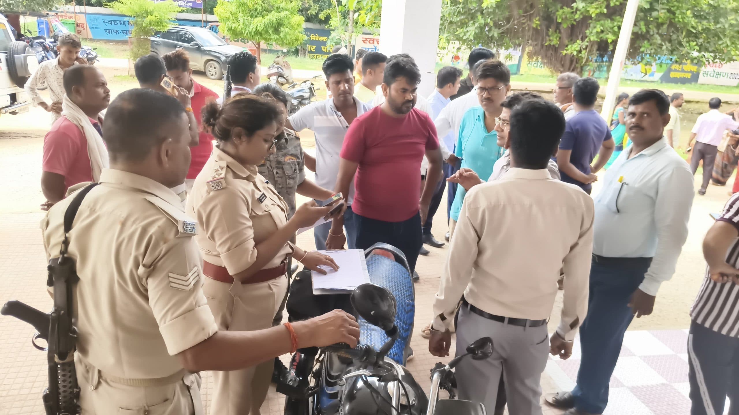 Aurangabad News : बैककर्मी की मौत का केस दर्ज, नगर पर्षद पर लगा लापरवाही का आरोप