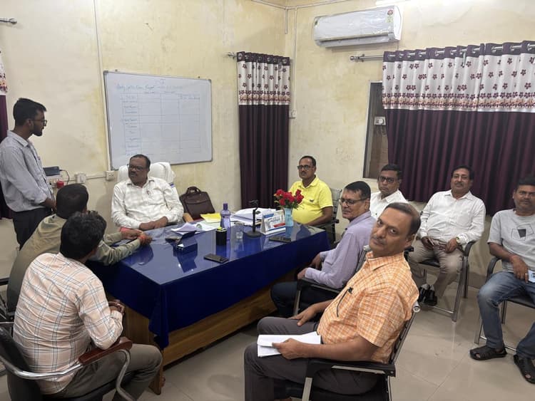Giridih News :स्मार्ट मीटर लगाने पर हुई मंत्रणा
