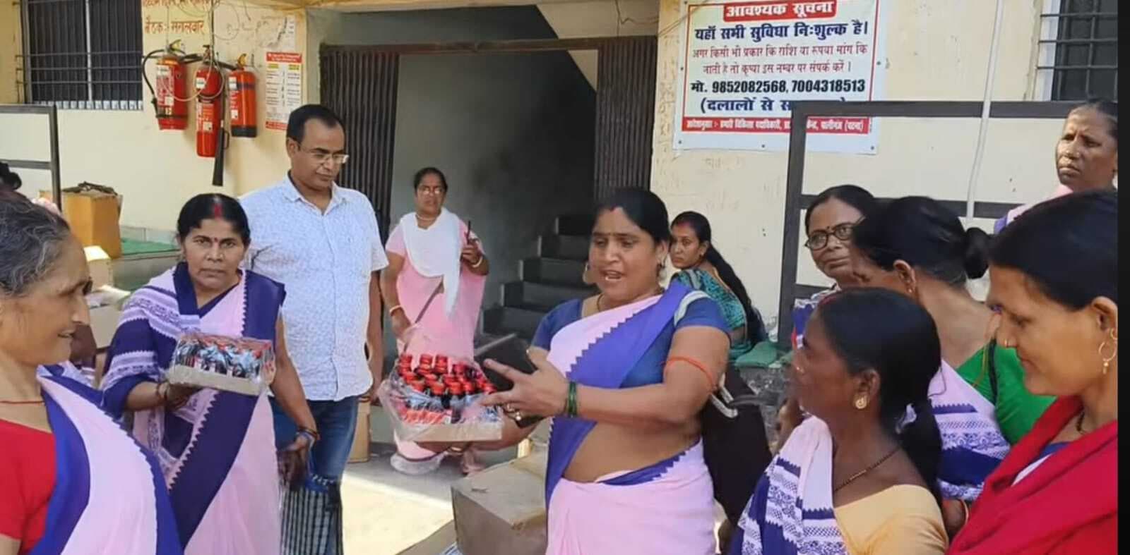 एक्सपायरी दवा दिये जाने पर आशा का हंगामा