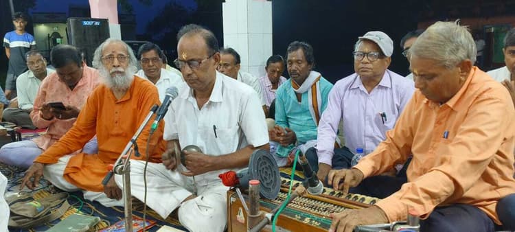 East Singhbhum News : धर्म और ईश्वर के नाम पर लड़ाई-झगड़ा करना मूर्खता