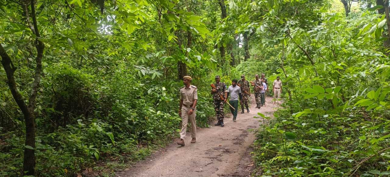 Bettiah : एसएसबी और वन विभाग की संयुक्त पेट्रोलिंग