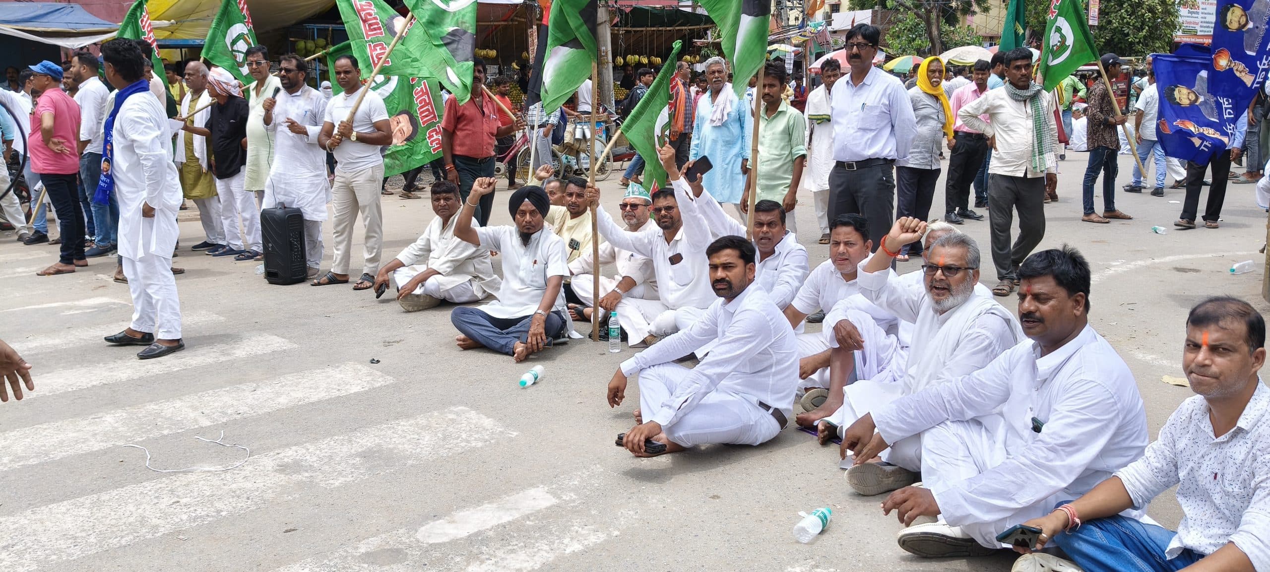 सासाराम में बंद का रहा मिला-जुला असर