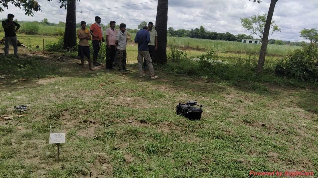 Bettiah : जंगल से भटके तेंदुआ ने बकरी को मारा, वनकर्मी पर हमला