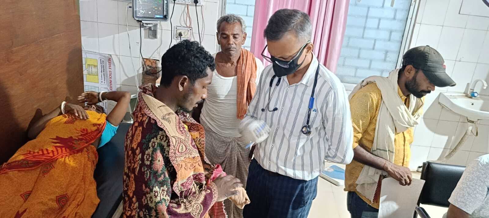 गड़ासे पर गिरा, उंगलियां कटीं