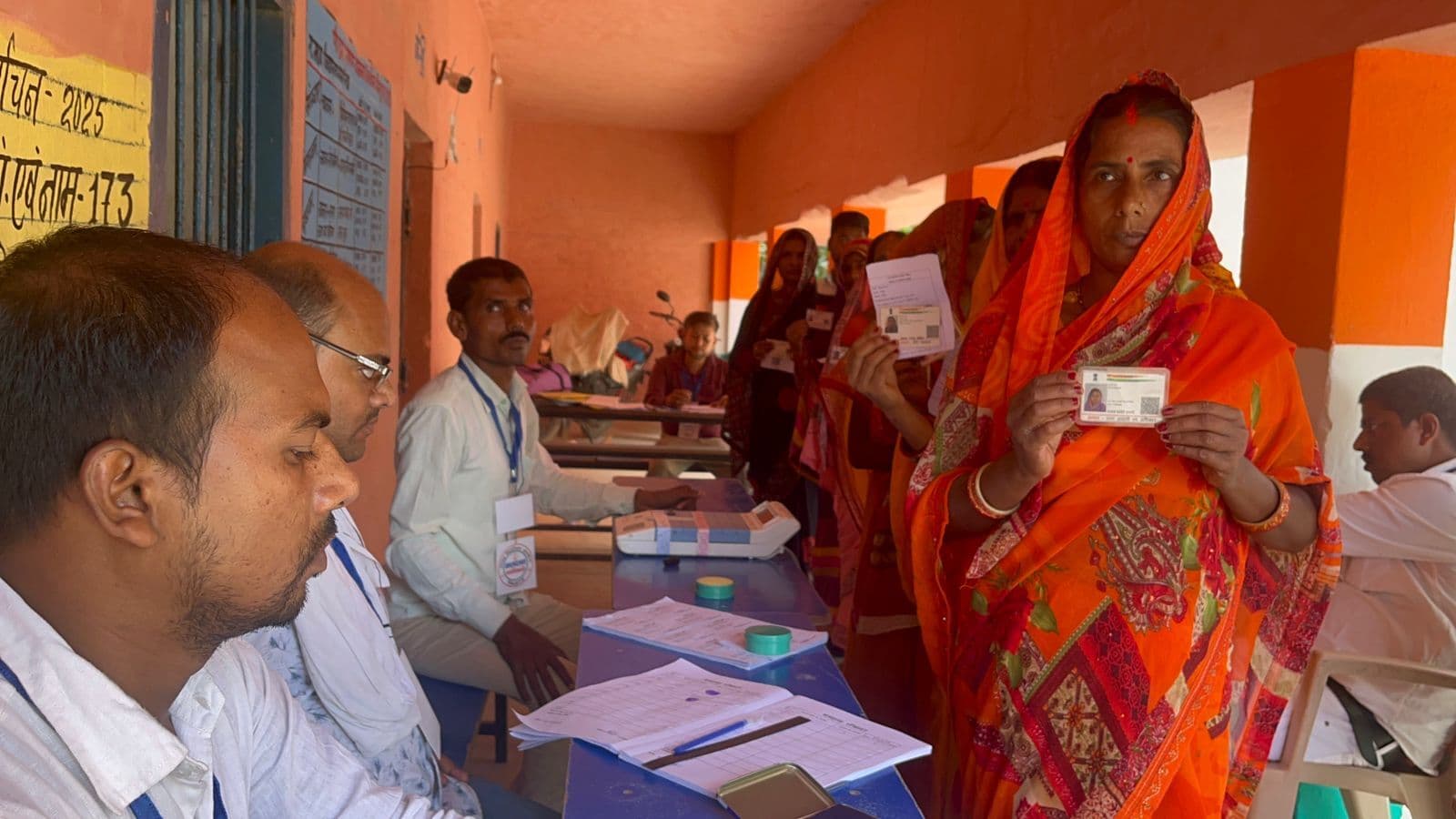 Motihari: पताही में उपचुनाव में 45 प्रतिशत मतदाताओं ने किया मतदान