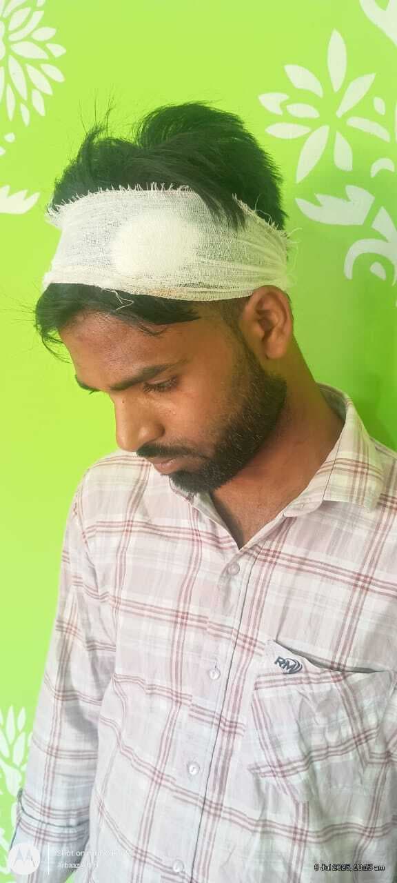 रेलवे टिकट काउंटर पर युवक से मारपीट, रुपये लूटने का आरोप