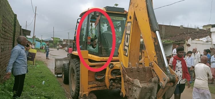 Bokaro News : अतिक्रमण हटाने गयी टीम पर रैयत ने की पत्थरबाजी