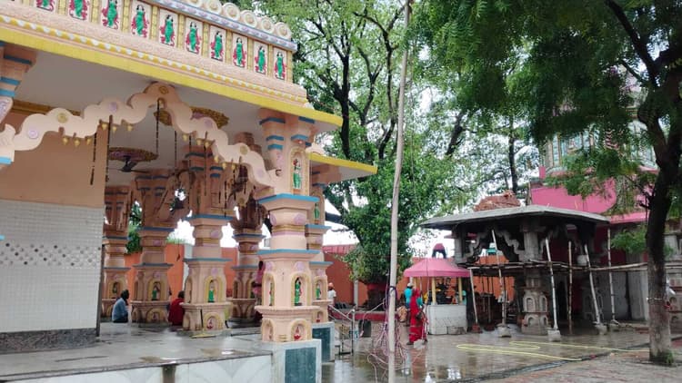 मिर्जाचौकी शिव मंदिर में इस बार बैरिकेडिंग की व्यवस्था