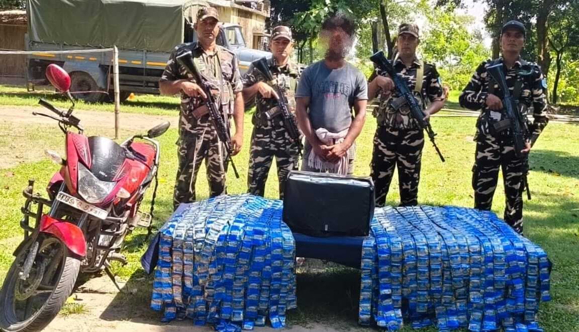 भारत-नेपाल सीमा पर 6568 पैकेट रजनीगंधा जब्त