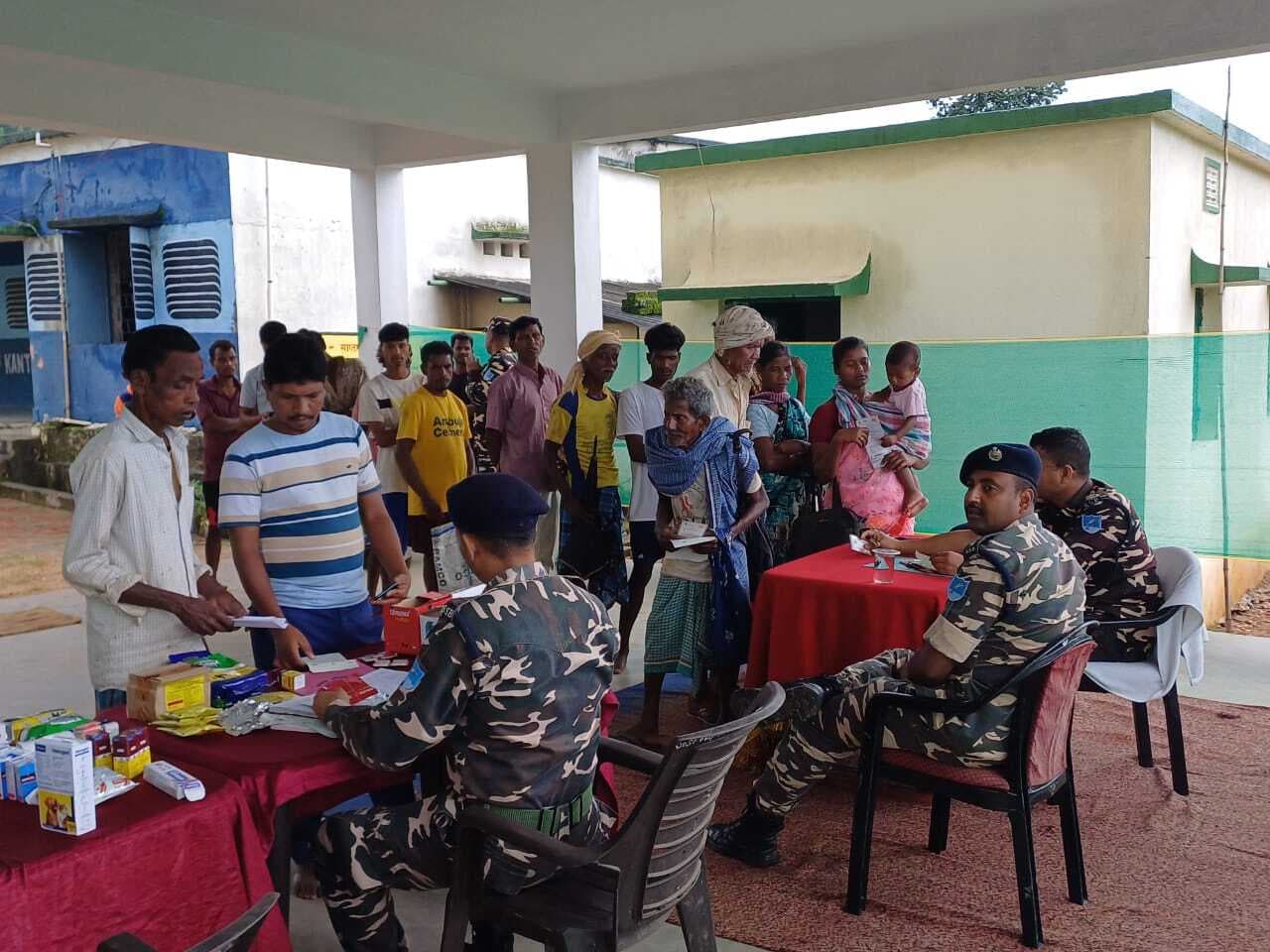 297 पशुओं की निःशुल्क जांच की गयी