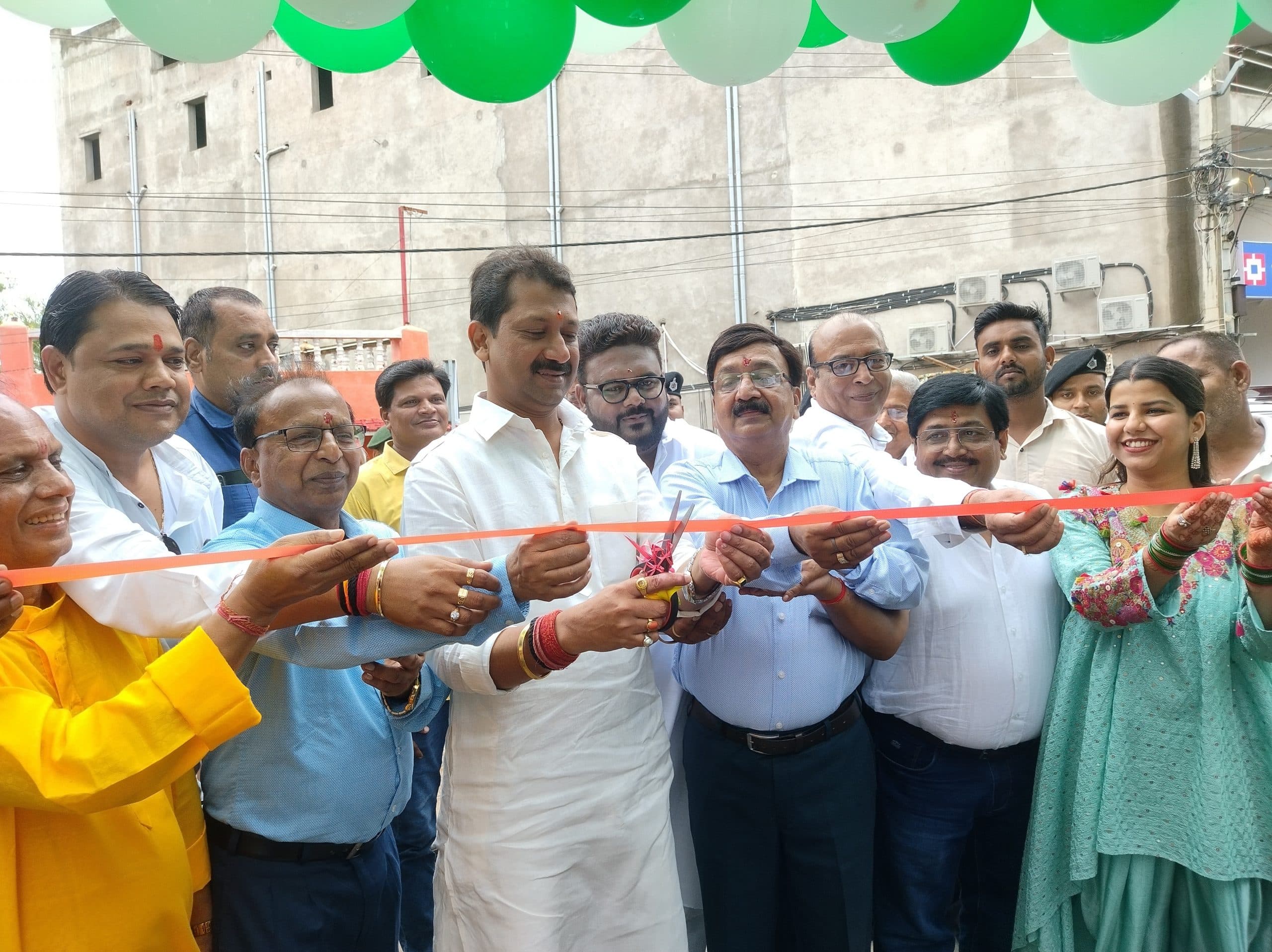 मंत्री ने लेप्रोस्कोपिक एंड लेजर सेंटर का किया उदघाटन