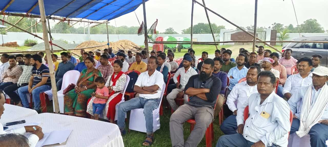 Chaibasa News : आदिवासी दिवस हमारी पहचान, परंपरा व आत्मसम्मान का प्रतीक : सोनाराम सिंकु