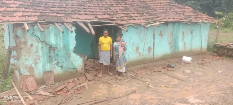 Chaibasa News : पश्चिमी सिंहभूम में लगातार हाथियों की मौत से वन विभाग की कार्यशैली पर सवाल