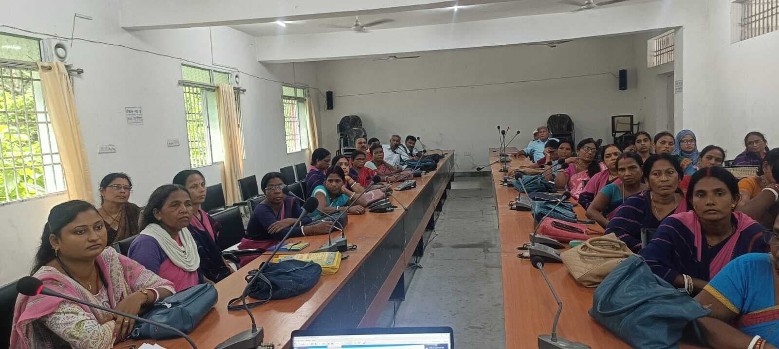 राजमहल में बूथ लेवल ऑफिसरों के लिए विशेष निर्वाचन प्रशिक्षण कार्यक्रम आयोजित