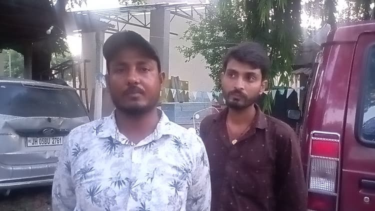 बंदूक के बल पर फाइनेंस कर्मी से 2.26 लाख की लूट