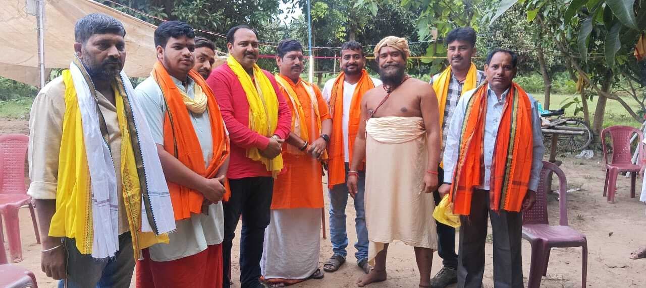 गुरु पूर्णिमा पर बाल संत के आश्रम में भक्ति, सेवा और सम्मान का अद्भुत संगम