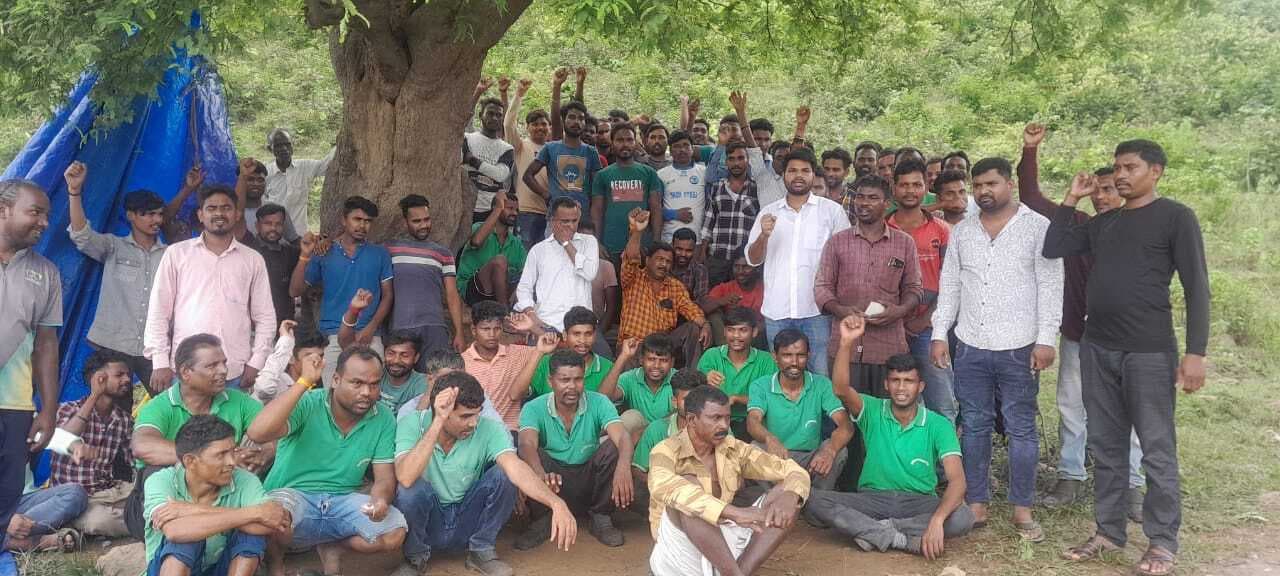 Seraikela Kharsawan News : गणपति मिल्क कंपनी के खिलाफ प्रदर्शन