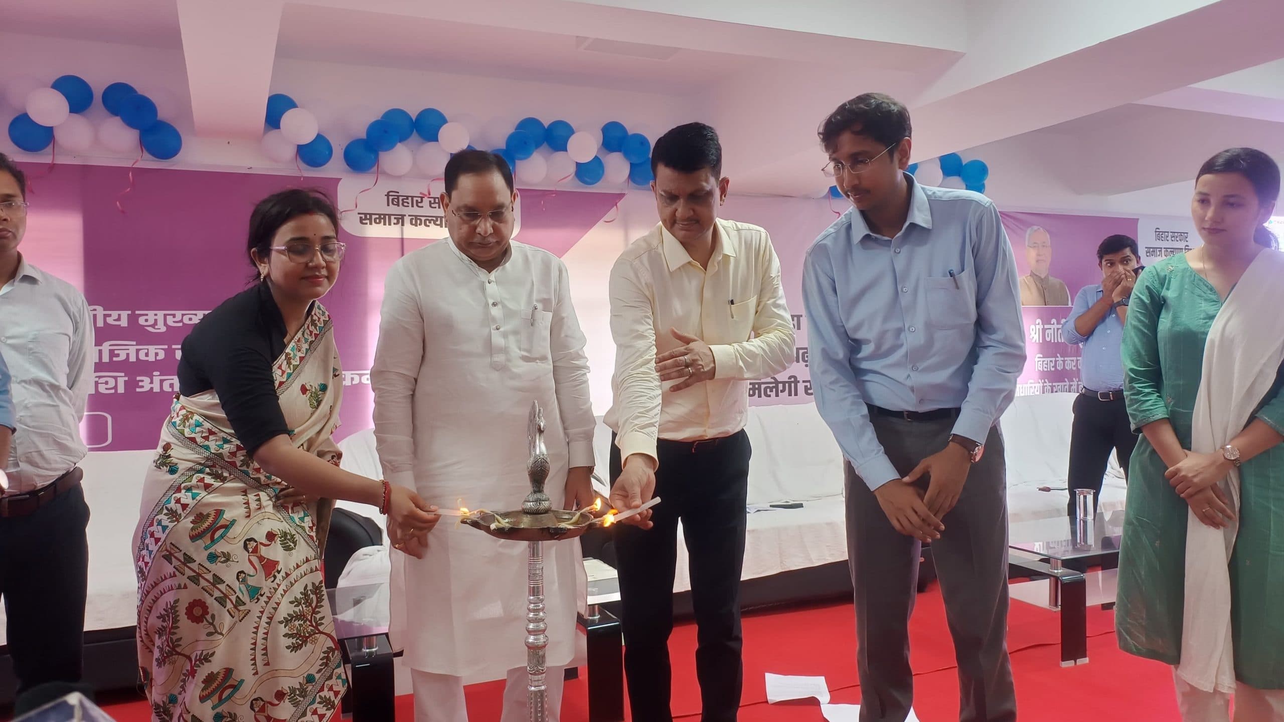 1,75,298 लाभार्थियों के खाते में आयी 11 सौ रुपये पेंशन राशि