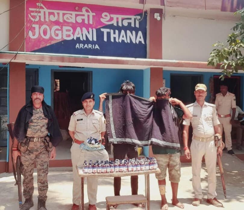 147 बोतल कफ सिरप के साथ दो तस्कर धराये