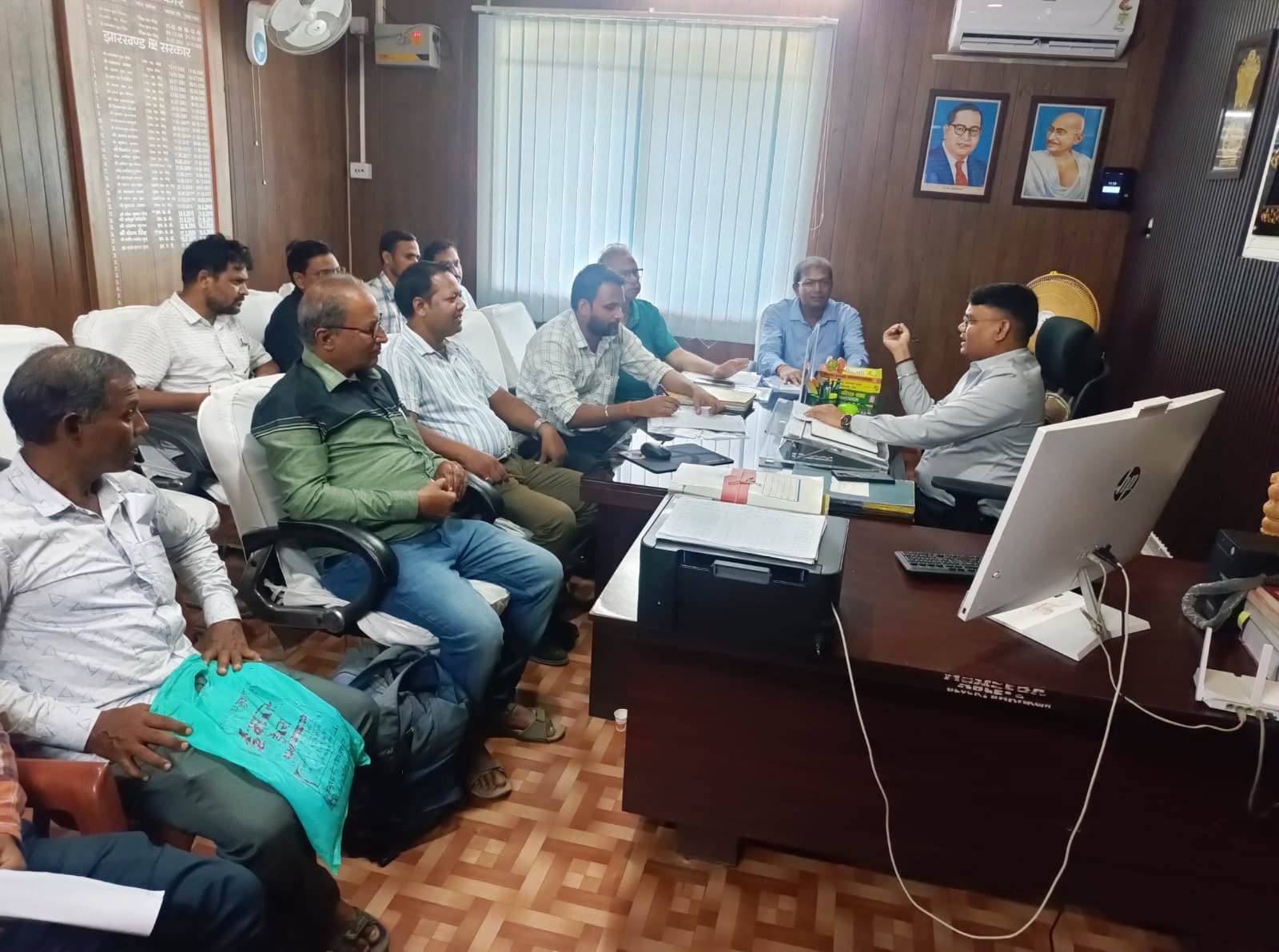 अस्पताल की भौतिक व बुनियादी संरचनाओं को ठीक करने पर जोर