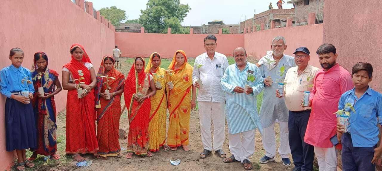 Aurangabad News : पर्यावरण की बेहतरी के लिए पौधे लगाना ही एकमात्र विकल्प