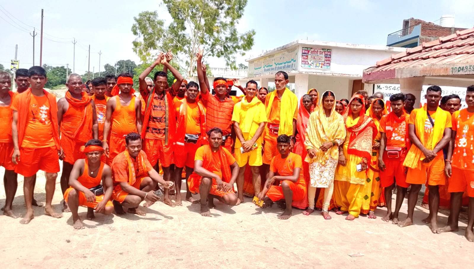 80 भक्तों का जत्था देवघर के लिए रवाना