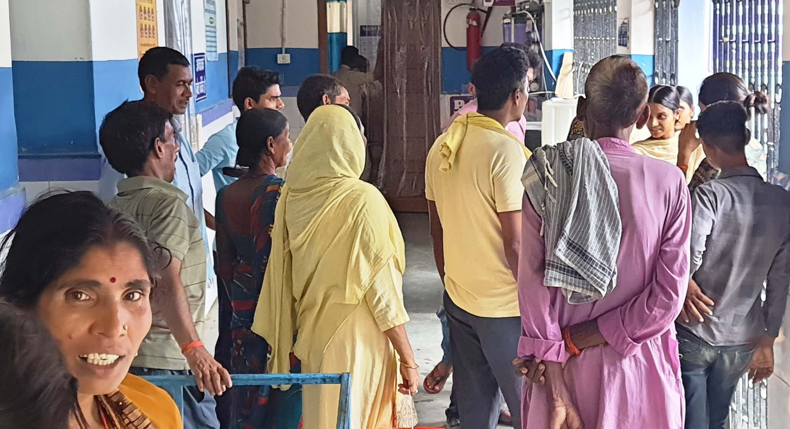 सदर अस्पताल में अपहृत लड़की के परिजनों ने किया हंगामा