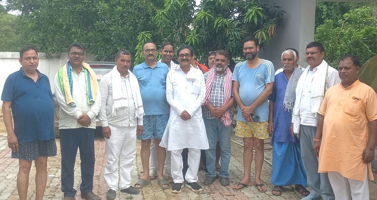 शोकसभा कर पूर्व सांसद ने दी श्रद्धांजलि