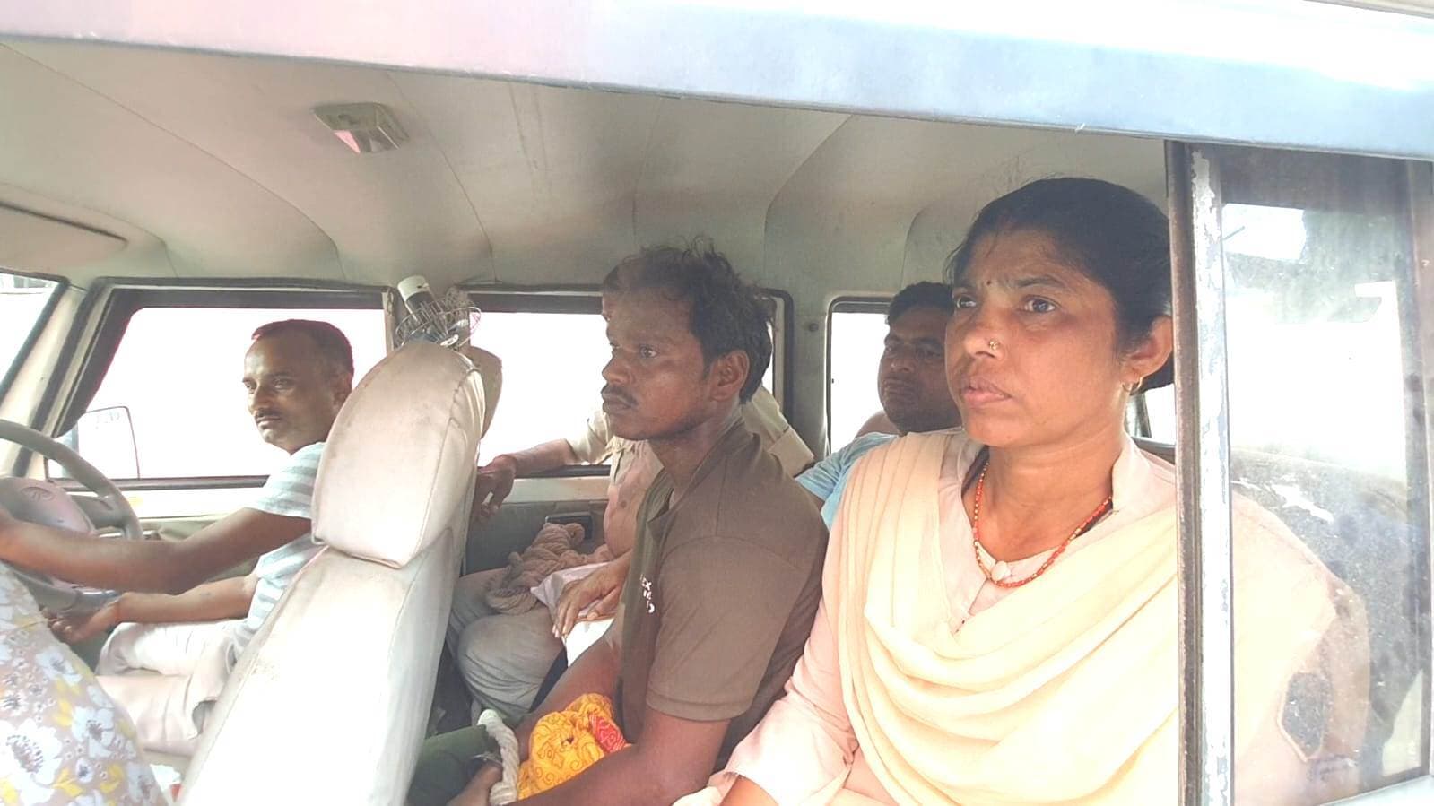 कट्टे व चाकू के साथ युवक गिरफ्तार