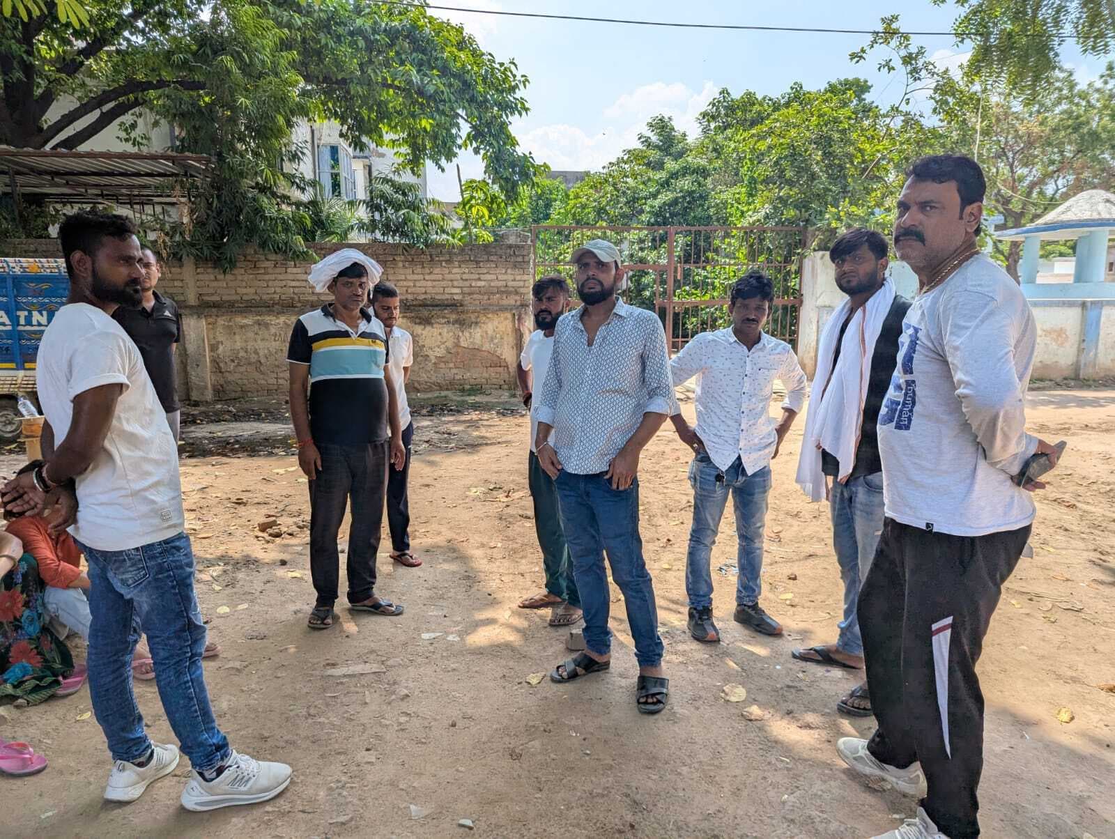 दोस्तों के साथ वाराणसी घूमने जा रहे पटना के युवक की ट्रेन से गिरकर मौत