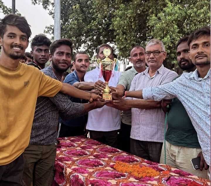 ओबरा बना कवि संगीत वॉलीबॉल लीग चैंपियन