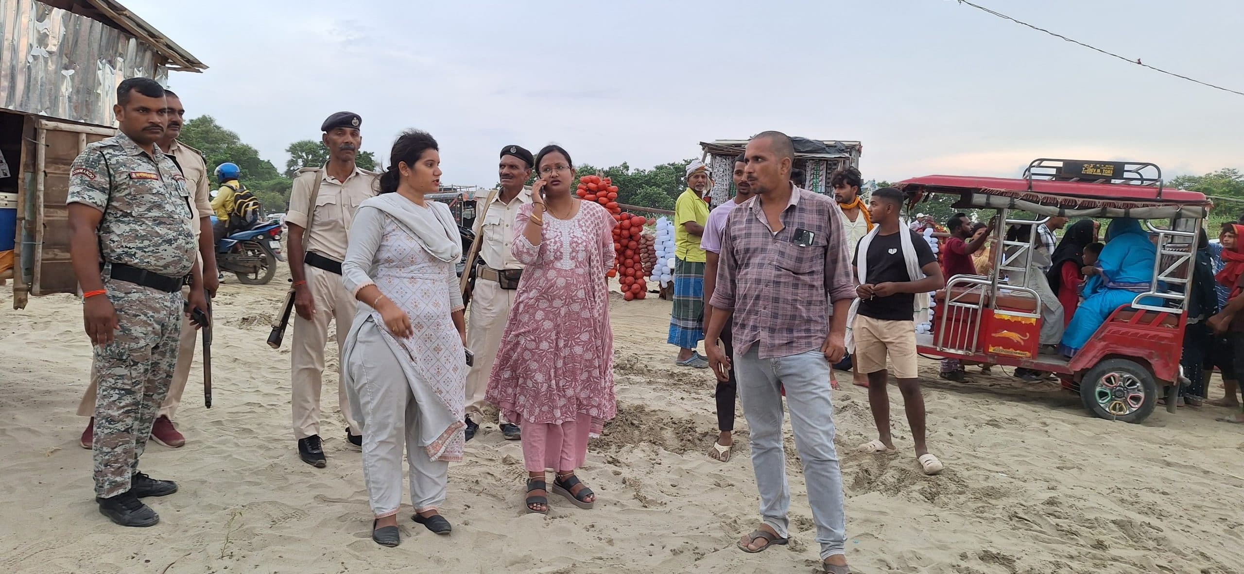 एसडीओ ने लिया अगुवानी गंगा घाट का जायजा