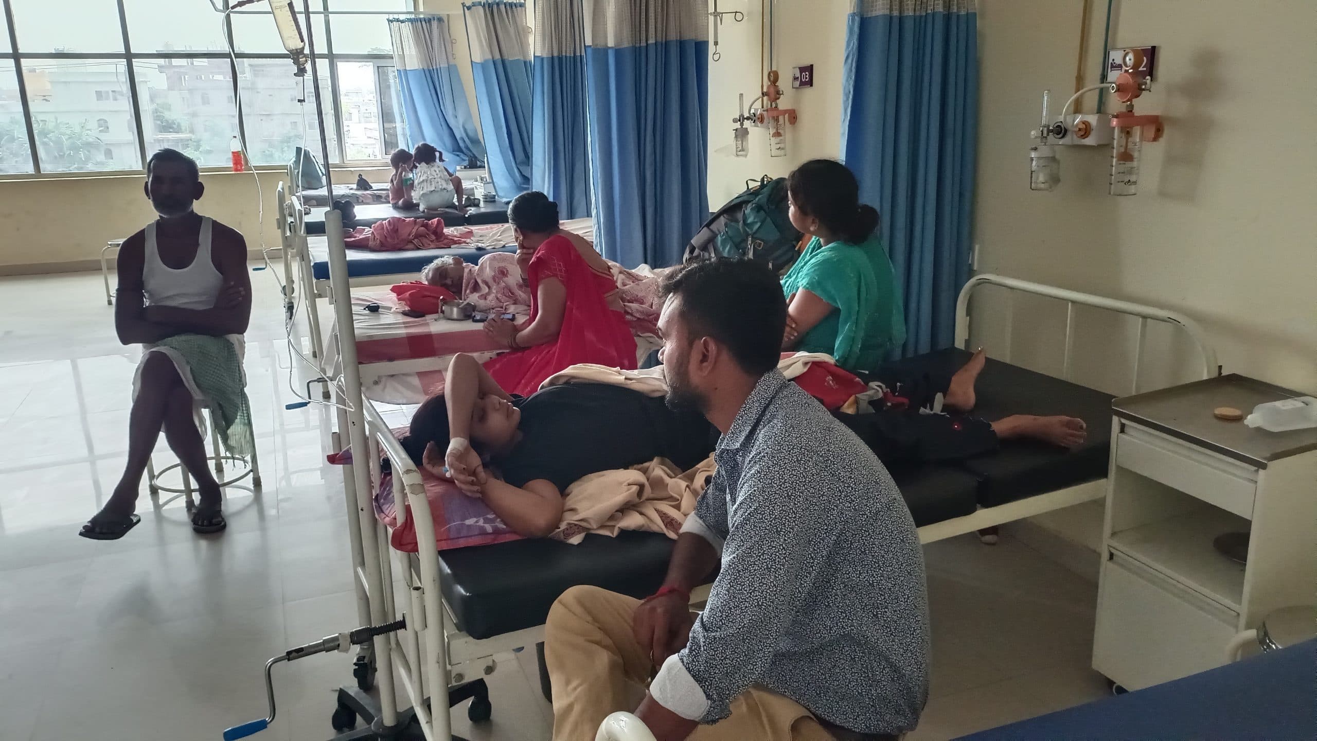 Madhubani News : मॉडल सदर अस्पताल में भर्ती मरीजों को नहीं मिल रही बेहतर सुविधा