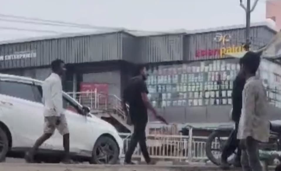 संपतचक के सोहगी मोड़ के पास मैकेनिक को मारी गोली