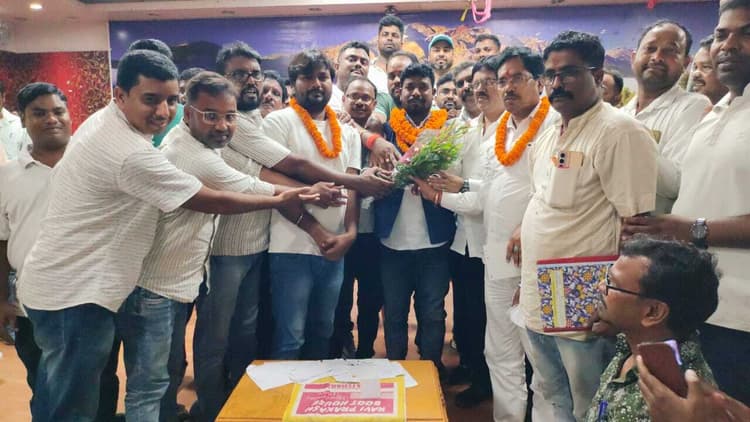 नागेश्वर बने विस्थापित प्रभावित संवेदक संघ के अध्यक्ष