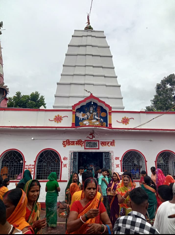 सावन की पहली सोमवारी को शिवालयों में उमड़े शिवभक्त