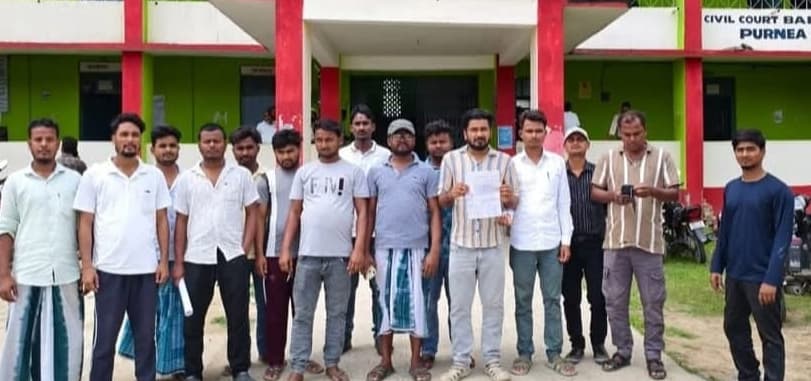 आरटीपीएस कर्मी पर रिश्वतखोरी का आरोप लगा लाभुकों ने एसडीओ को दिया आवेदन