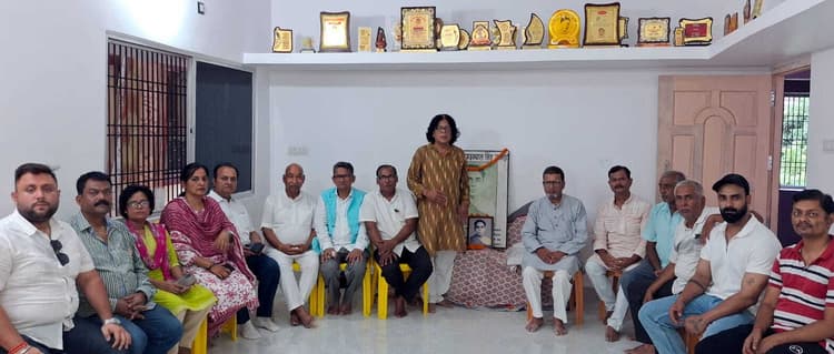 लोक से गहरे जुड़े थे राकेश, प्राकृतिक तत्वों को बनाया काव्य का आधार