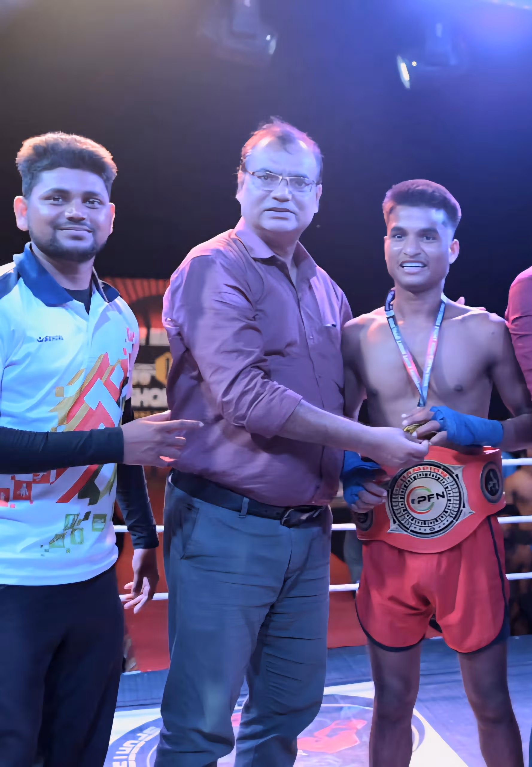 प्रोफेशनल फाइट में चैंपियन बना शेखर