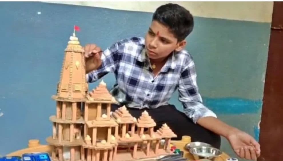 Motihari : पीएम मोदी को राम मंदिर का मॉडल भेंट करना चाहता है अनुराग
