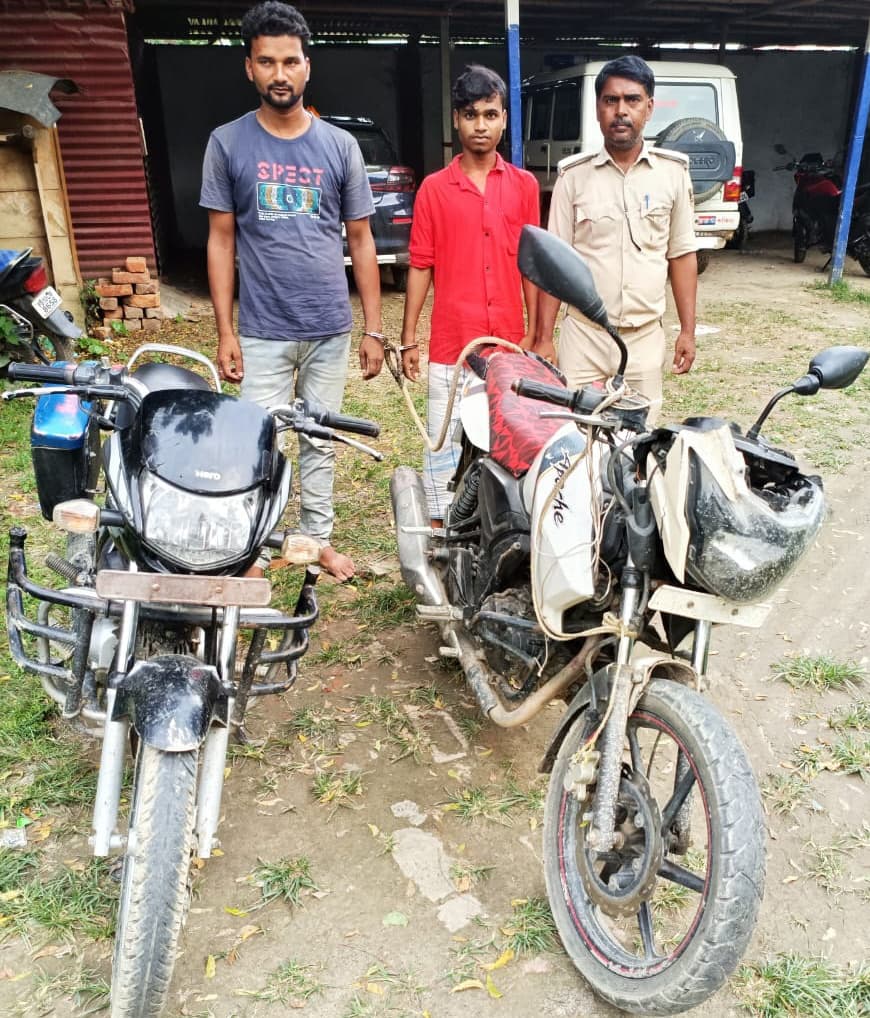 अररिया व कसबा से चोरी दो बाइक के साथ दो युवक गिरफ्तार